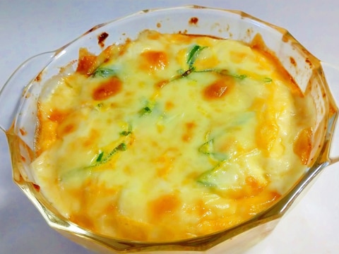 豆腐と卵とネギの味噌マヨグラタン
